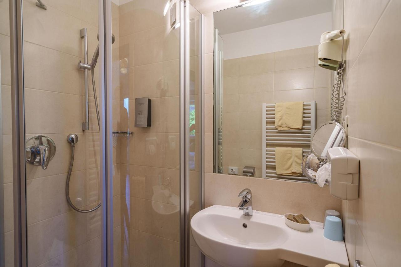 Hotel Toerggelehof Cermes Ngoại thất bức ảnh