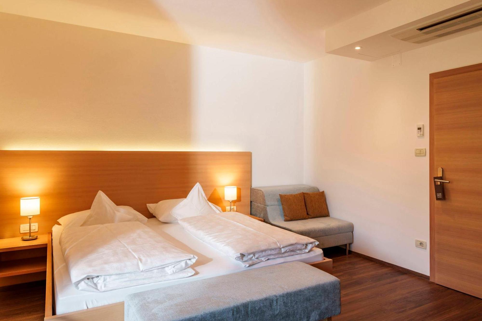 Hotel Toerggelehof Cermes Ngoại thất bức ảnh
